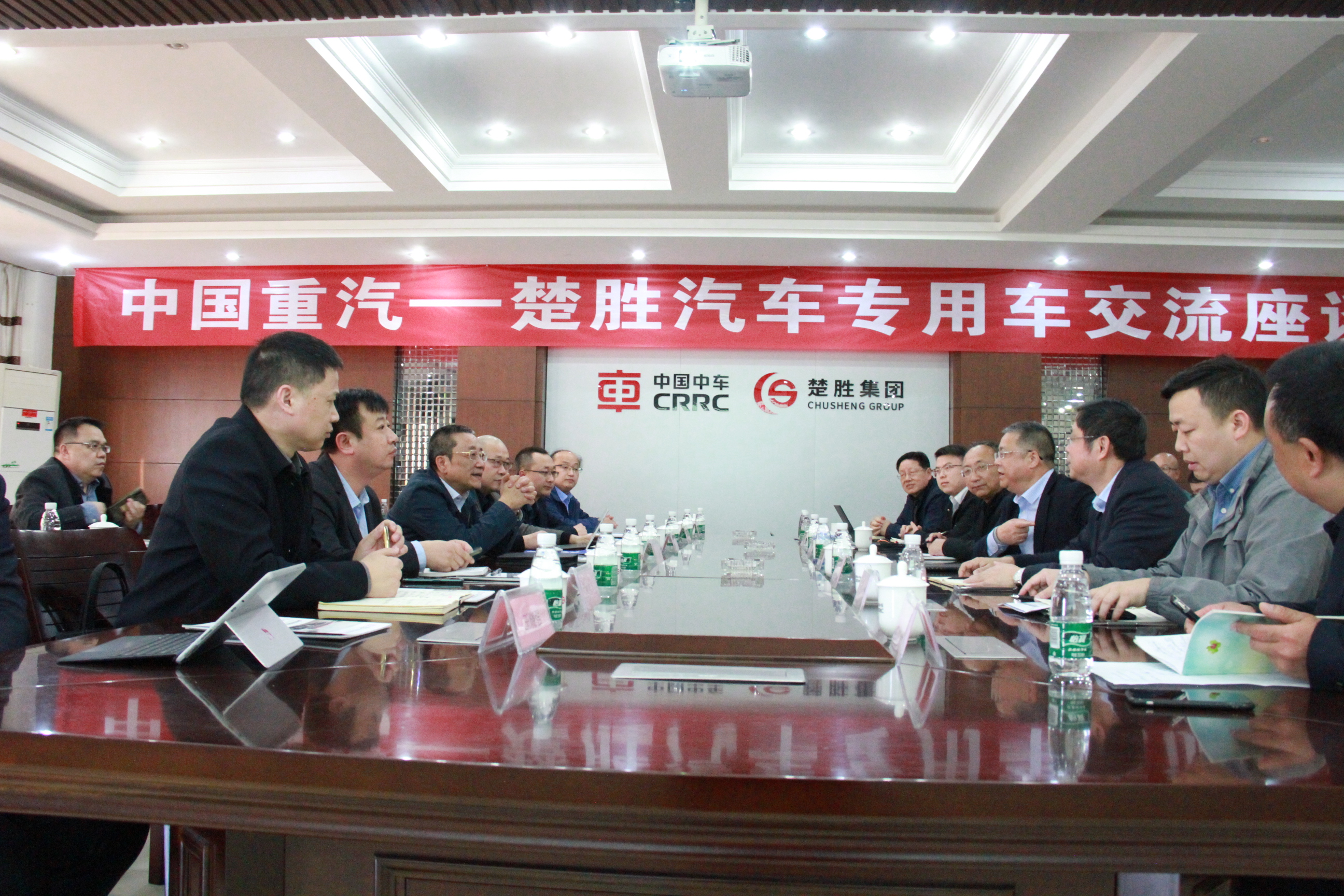 中國(guó)重汽集團(tuán)總經(jīng)理、黨委副書記蔡?hào)|一行蒞臨楚勝汽車集