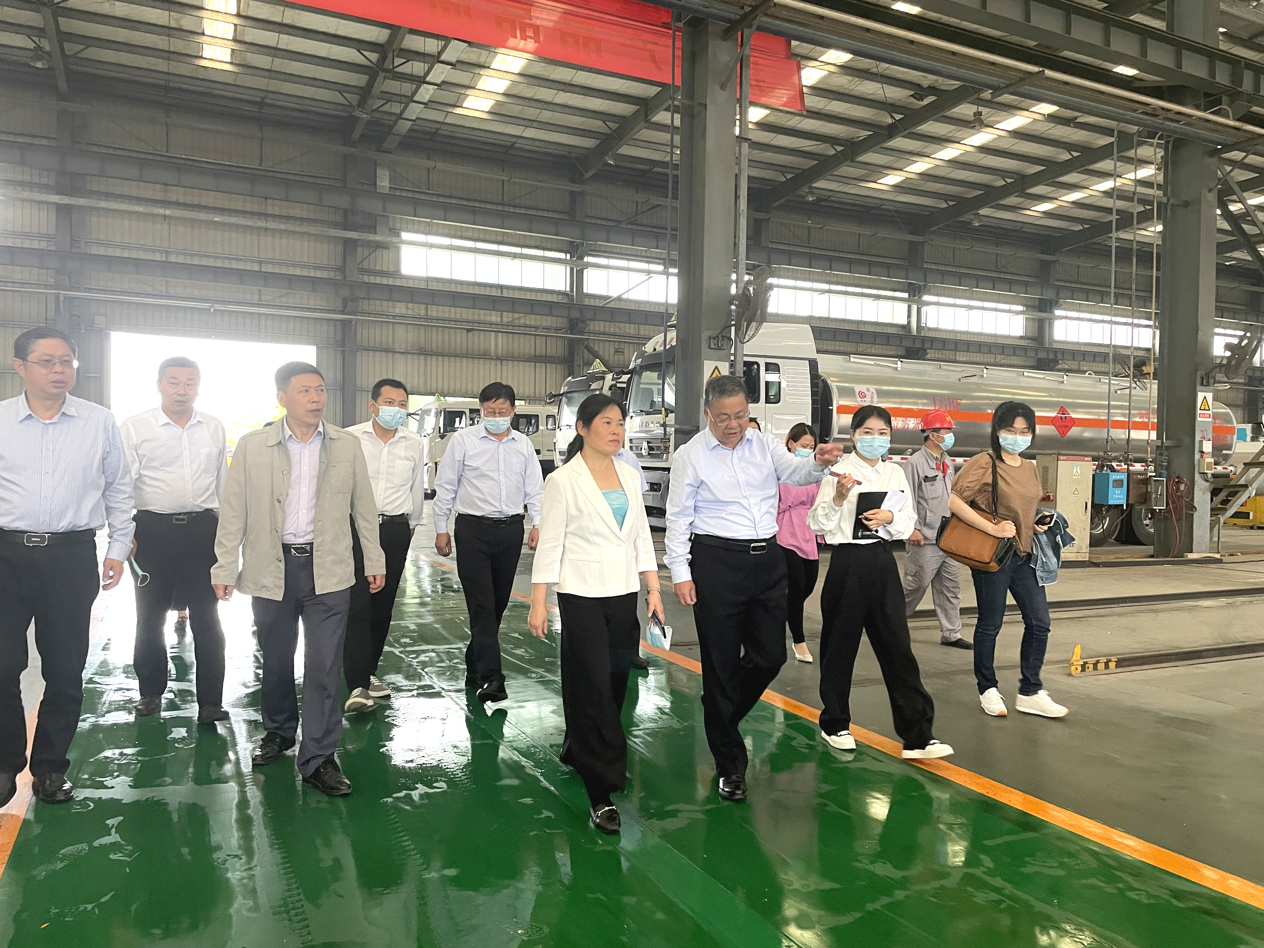 市委常委、市委統(tǒng)戰(zhàn)部部長(zhǎng)舒敏等領(lǐng)導(dǎo)一行蒞臨楚勝調(diào)研